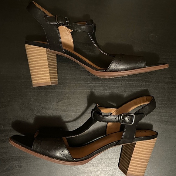 Women's Clark's Black Ciera T Strap Leather Sandals 9M - Picture 11 of 16